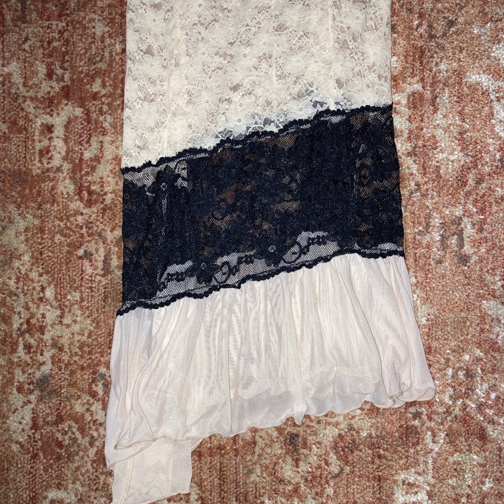 Lace Colorblock Slip - Picture 6 of 8